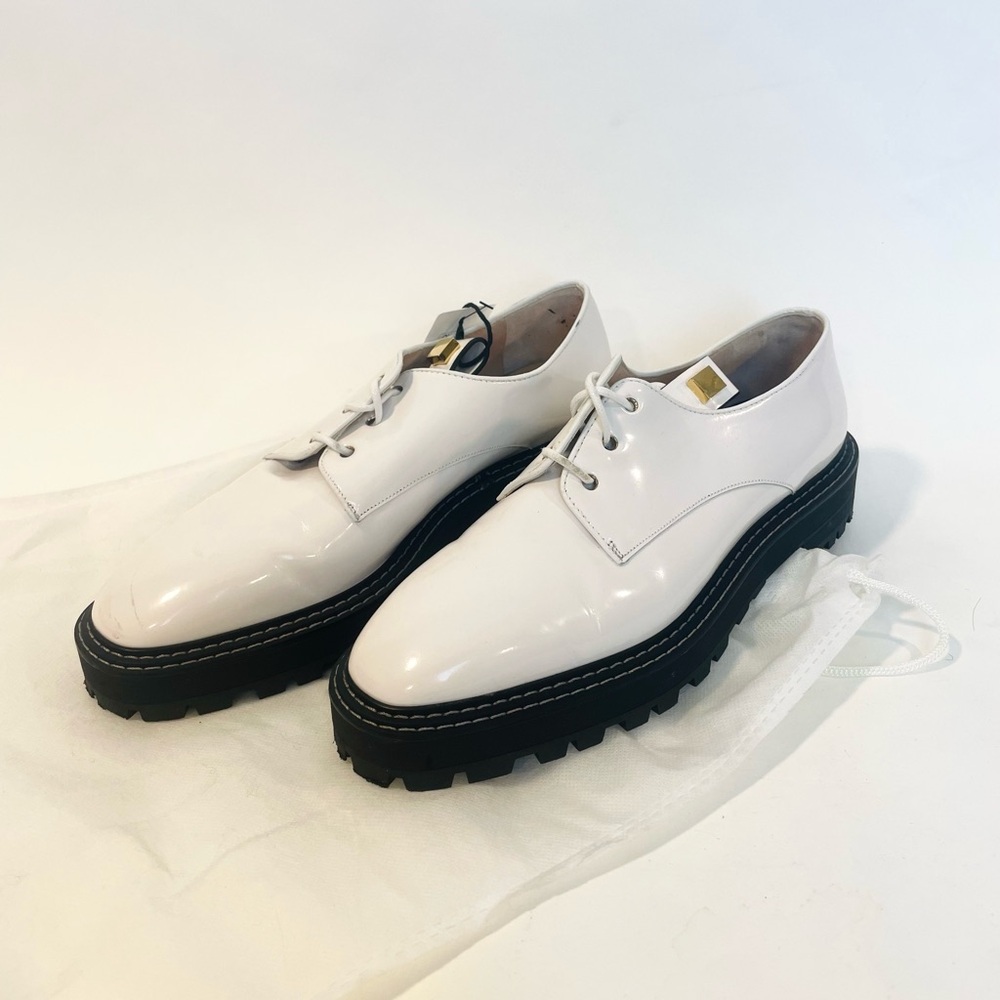 White Stuart Weitzman Loafers **Authenticated, barley worn**